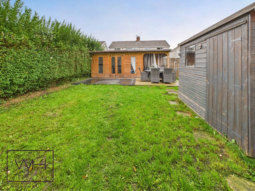 Property photo 2 of 20 Cam03785G0-Pr0310-Still012