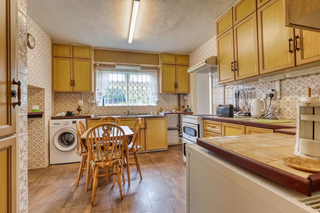 Property photo 2 of 14 Picture No. 19