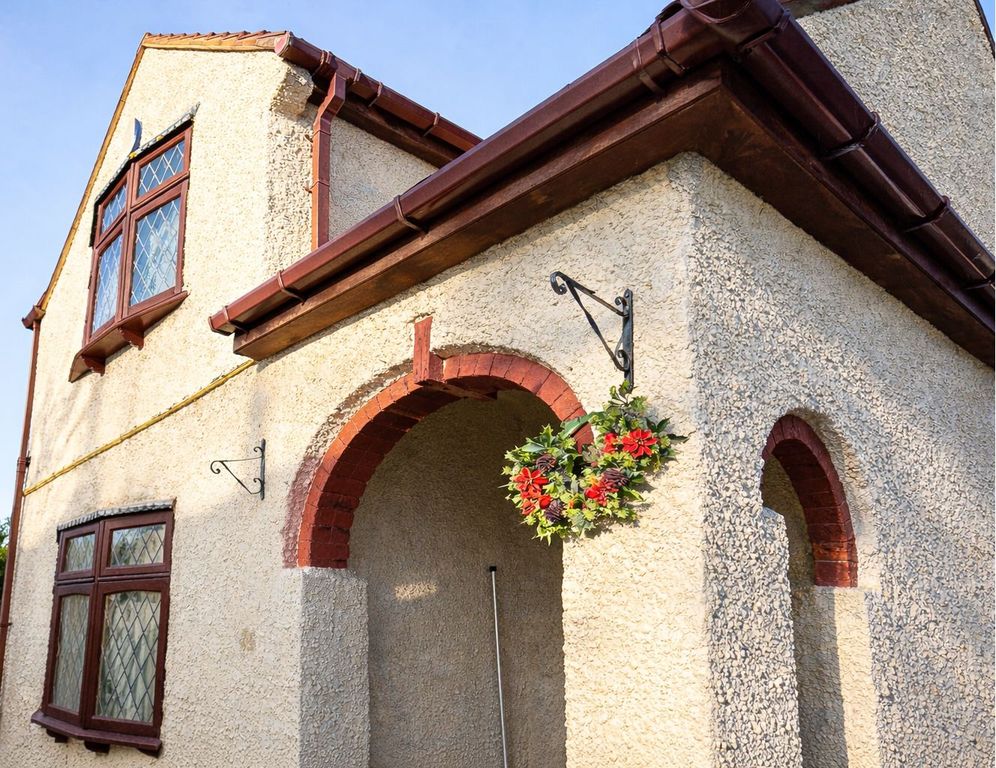 Property photo 1 of 13 Front