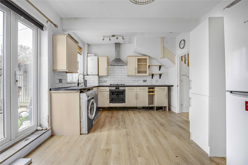 Property photo 3 of 18 Picture No. 21