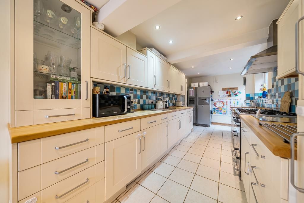 Property photo 2 of 23 Kitchen