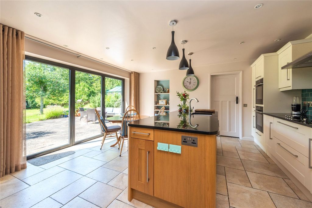 Property photo 3 of 31 Picture No. 60
