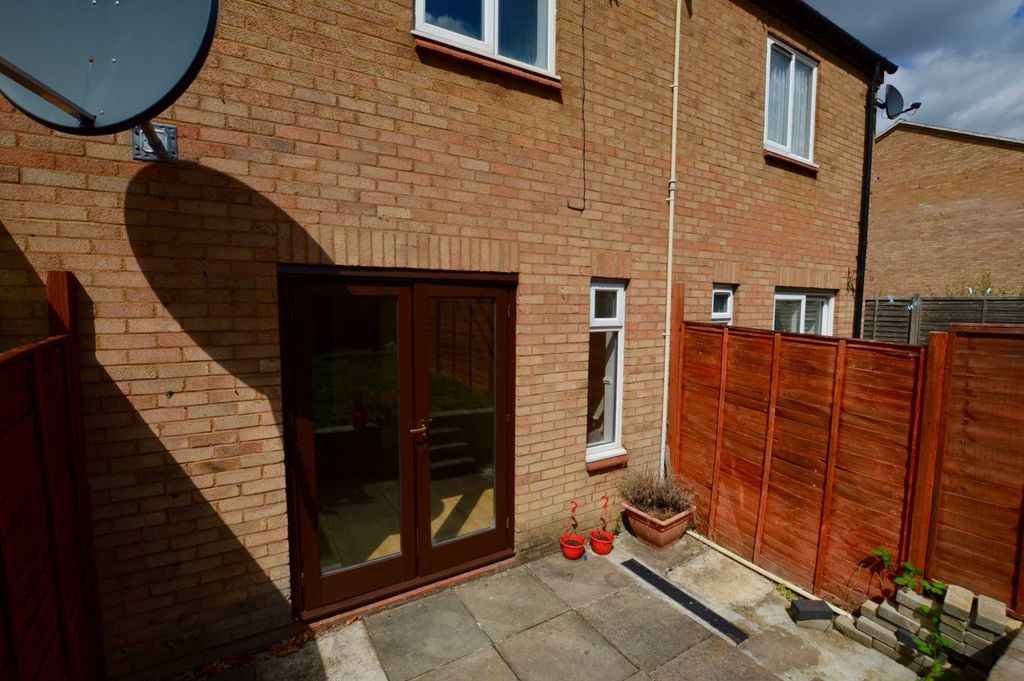 Property photo 2 of 9