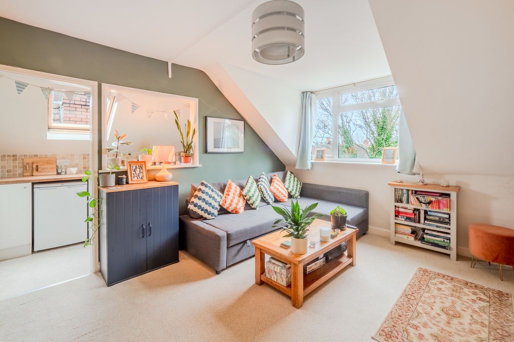 Property photo 3 of 11 Photo 6