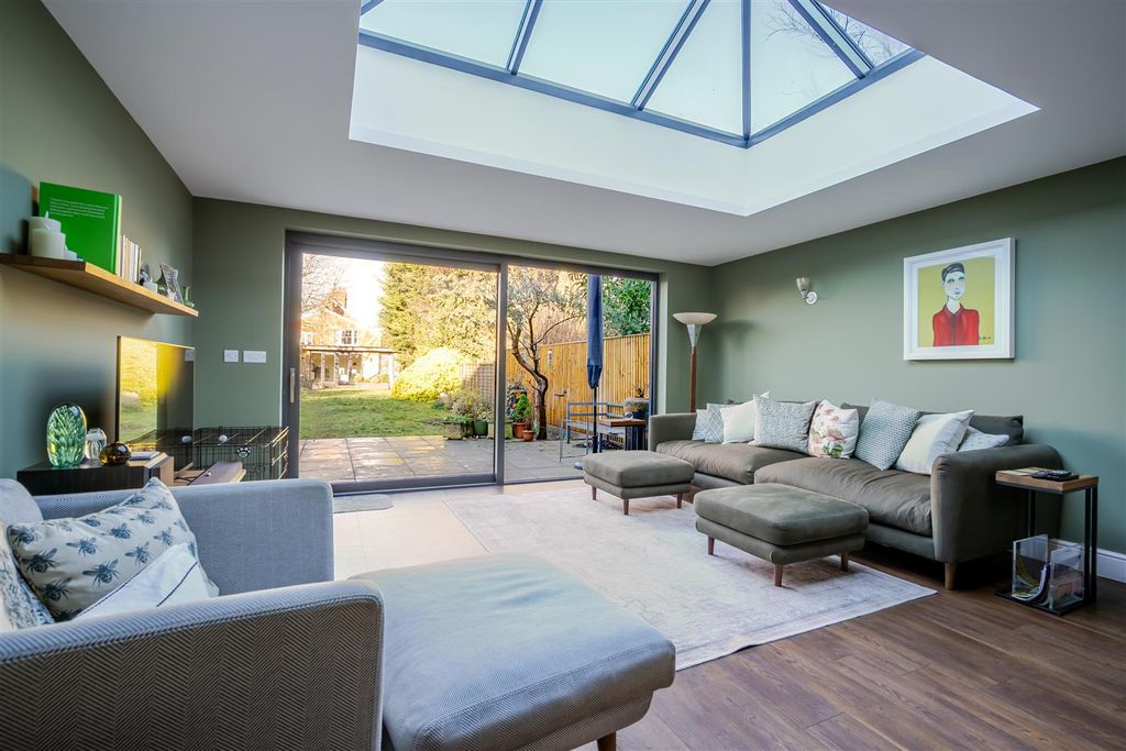 Property photo 3 of 13