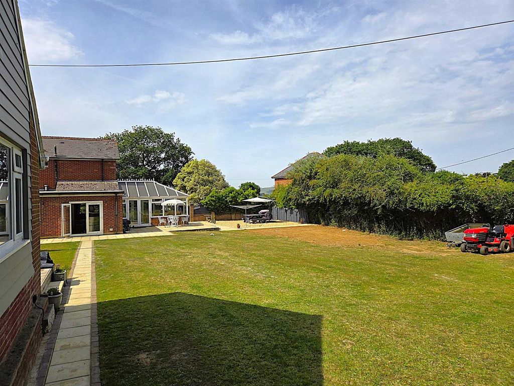 Property photo 2 of 44 13874.Jpg