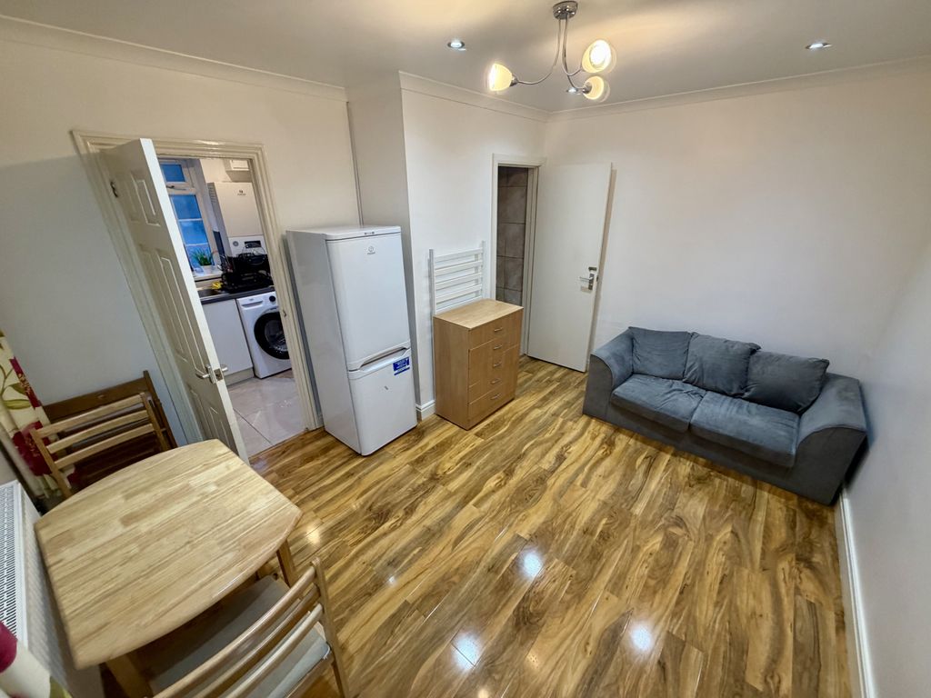 Property photo 3 of 5 Img 0627
