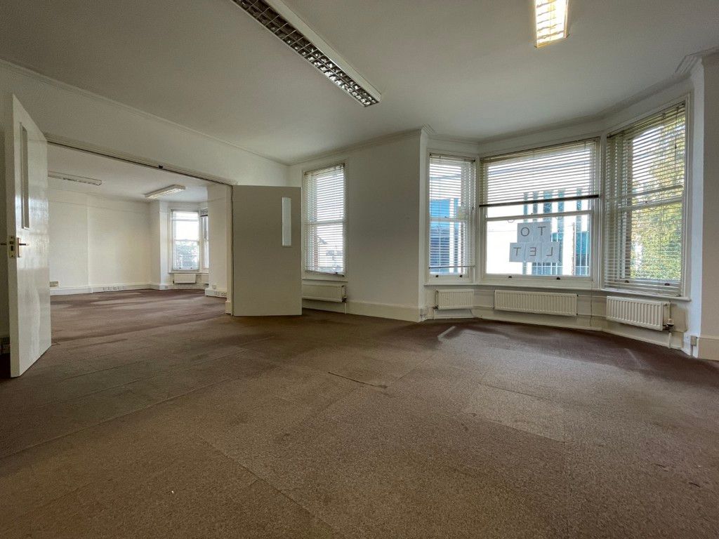 Property photo 3 of 7 Photo 6