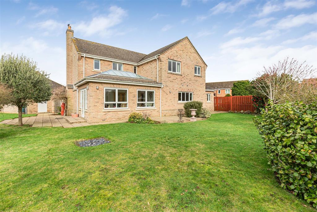 Property photo 2 of 30 3_74452.Jpg