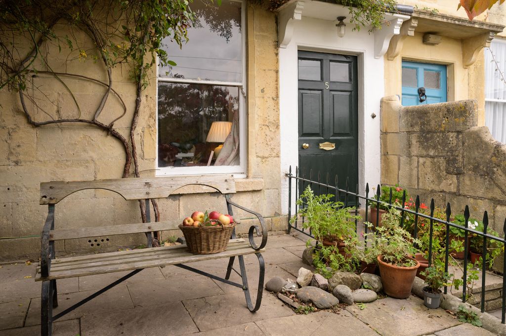 Property photo 1 of 24 Image