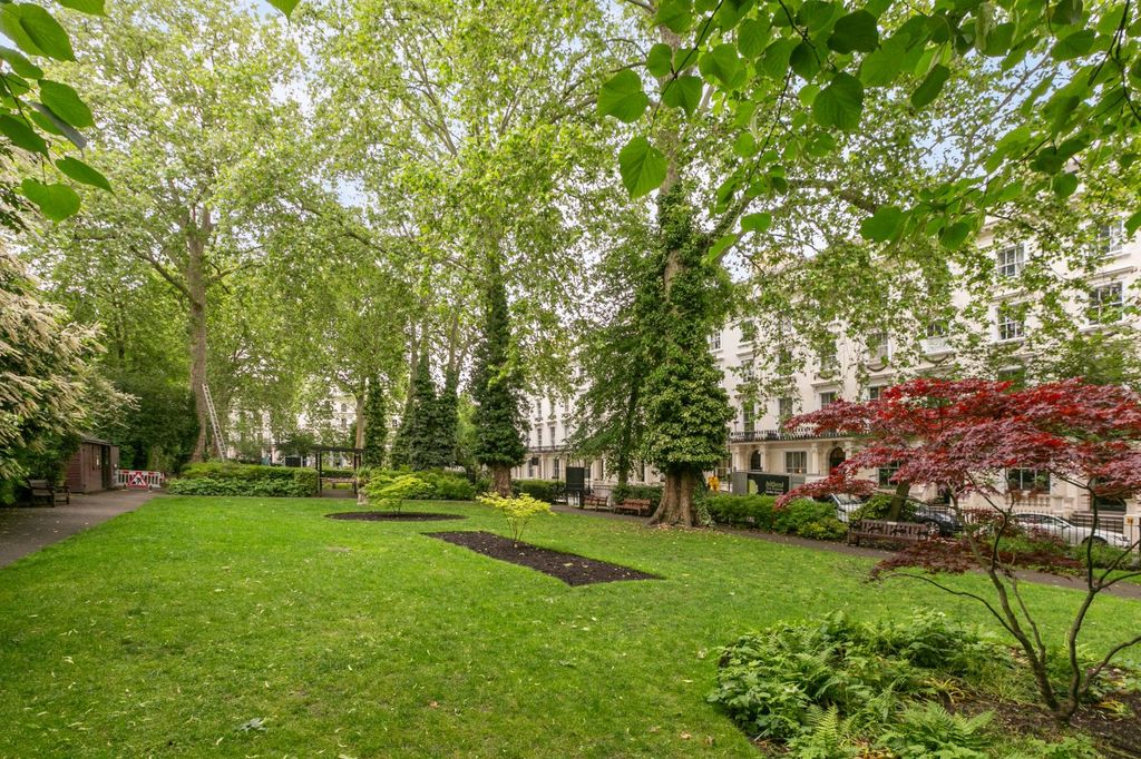 Property photo 3 of 19 Porchester Sq Gdns