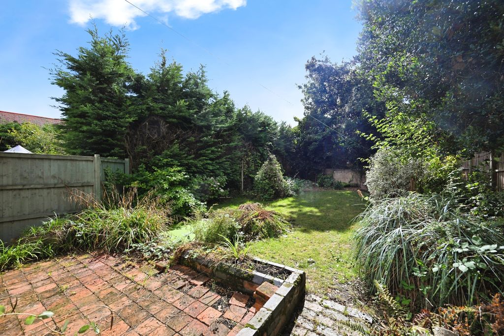 Property photo 2 of 21