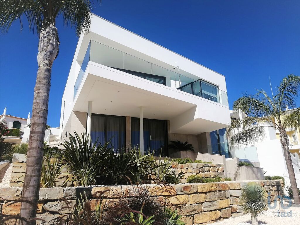 Property photo 1 of 30