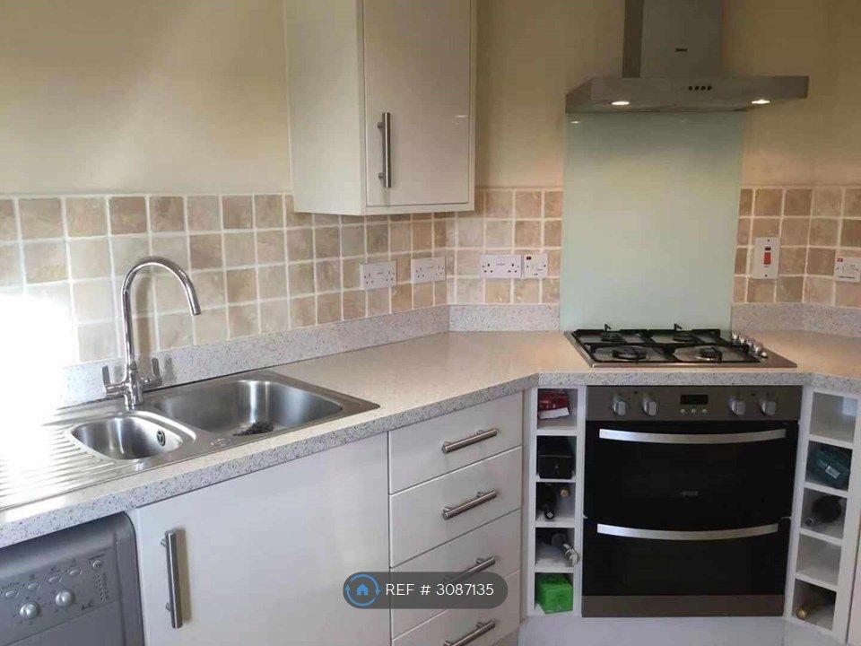 Property photo 1 of 6 Kitchen