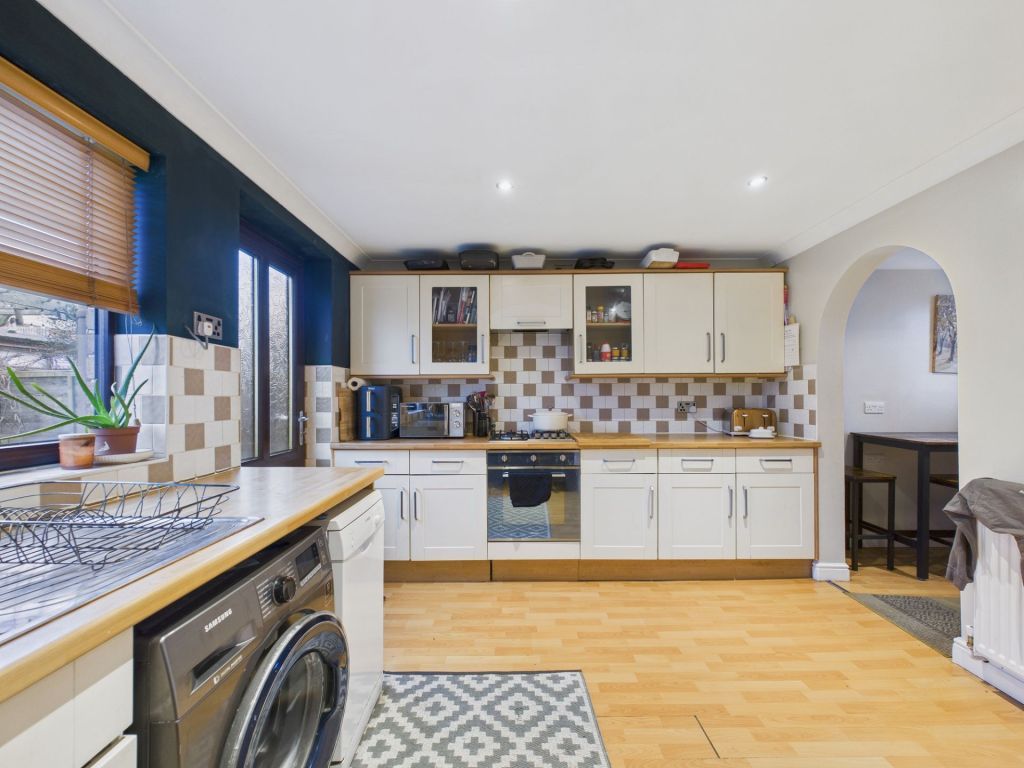 Property photo 3 of 16