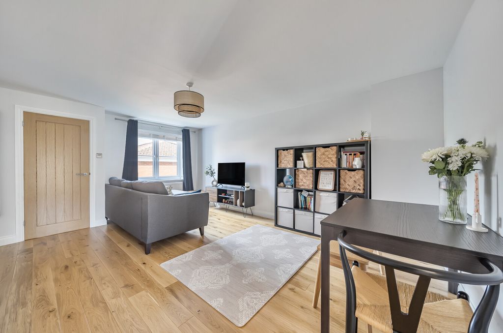 Property photo 2 of 21