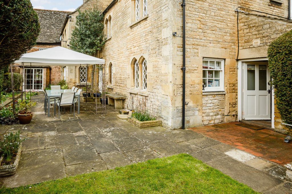 Property photo 3 of 25