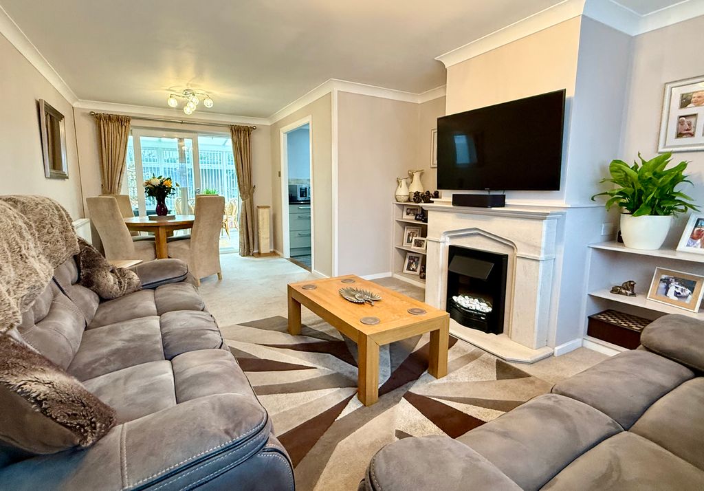 Property photo 3 of 27