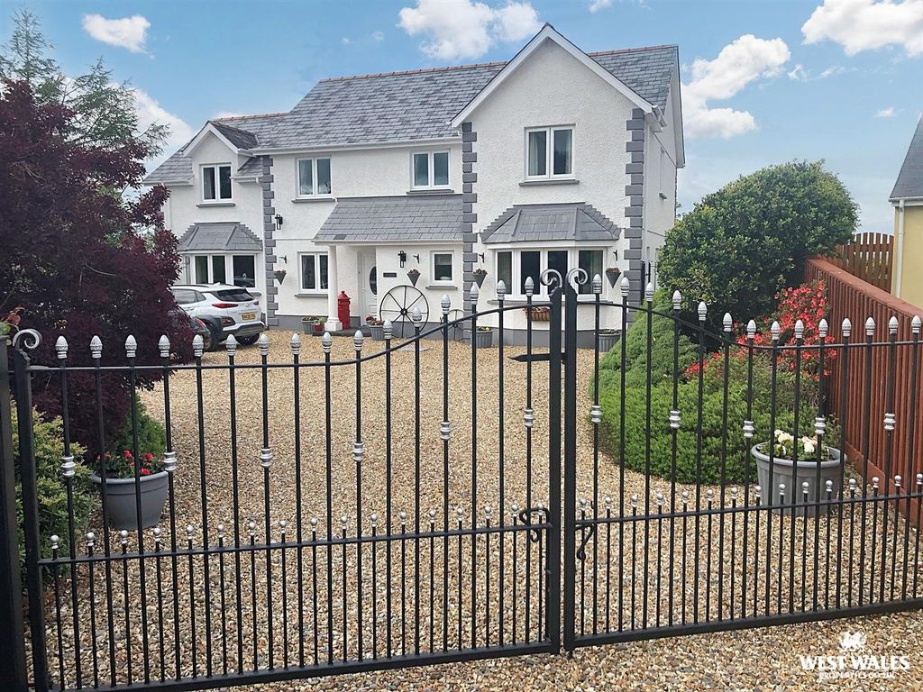 Property photo 1 of 45 56d4A735-d611-4437-A4Ef-13B9Bf7A3cc1.Jpg