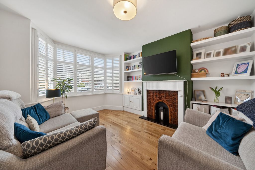 Property photo 2 of 17 1433826-11-69c3B0...