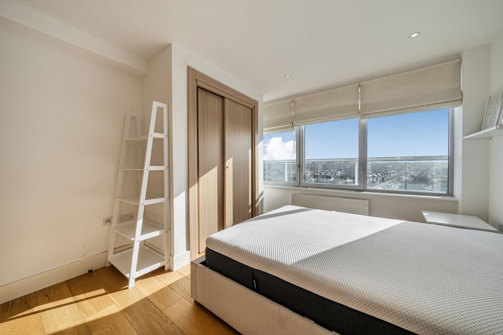 Property photo 3 of 15 1429584-14-69B151...