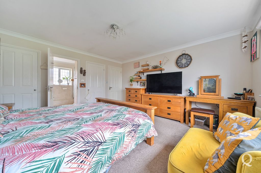 Property photo 2 of 28 F34Cdf70-8F65-444...