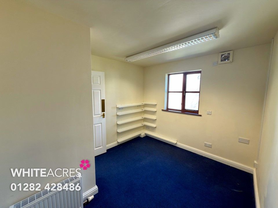 Property photo 3 of 11 Photo 12