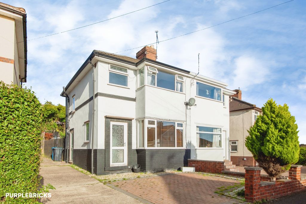 Property photo 2 of 34