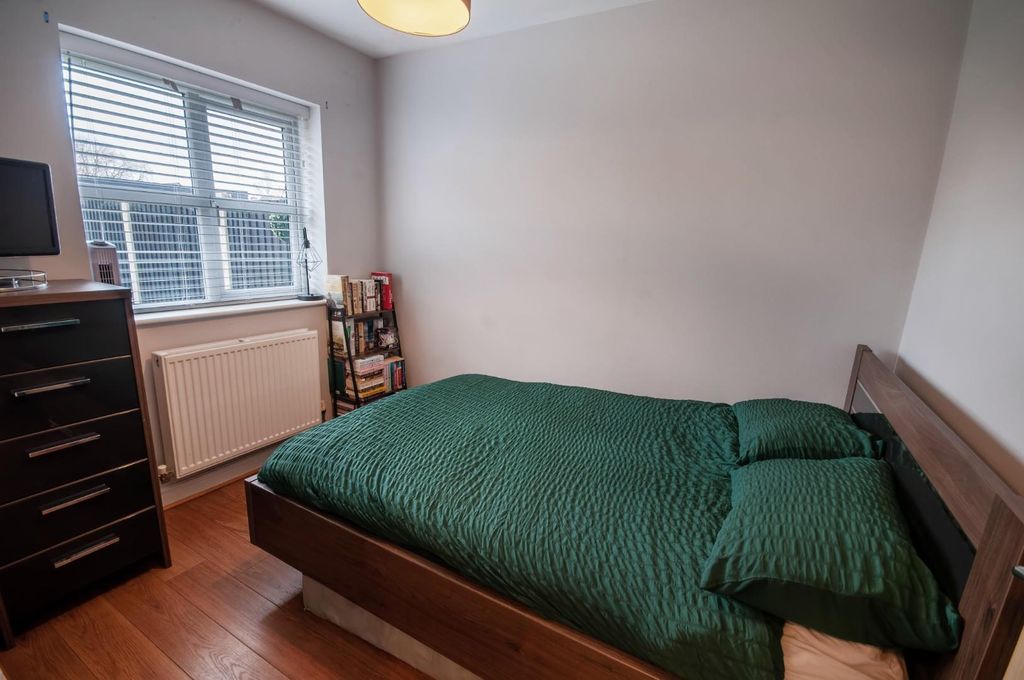 Property photo 2 of 17 Ground Floor Bedroom