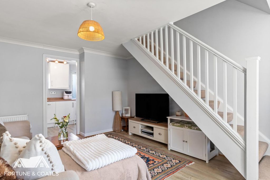 Property photo 2 of 16 Sheldonclose_11.Jpg