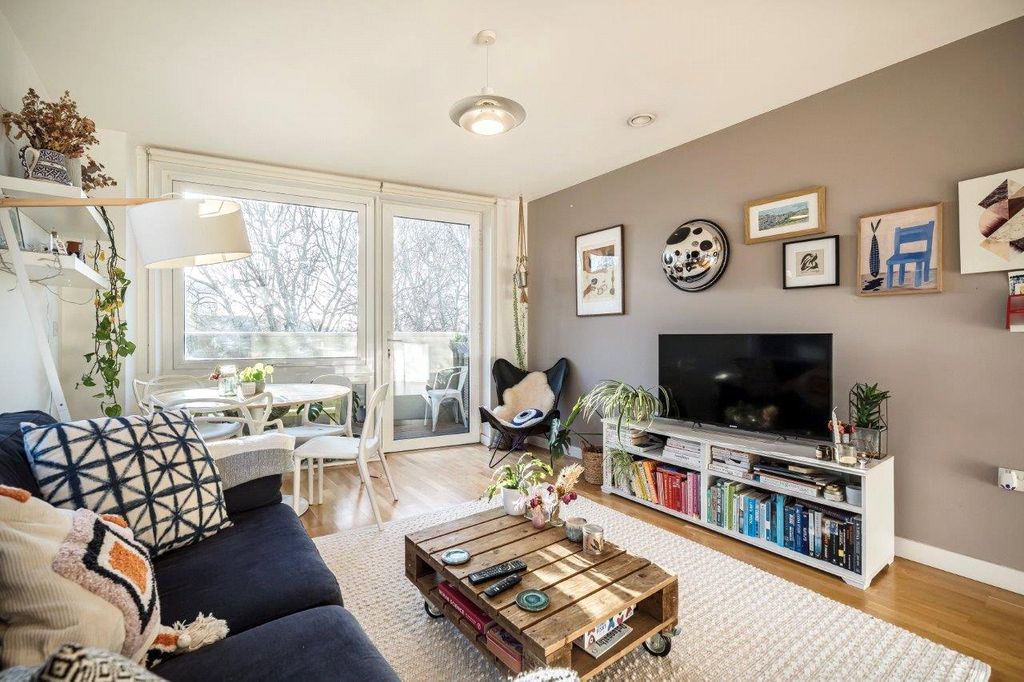 Property photo 2 of 9 Living Area