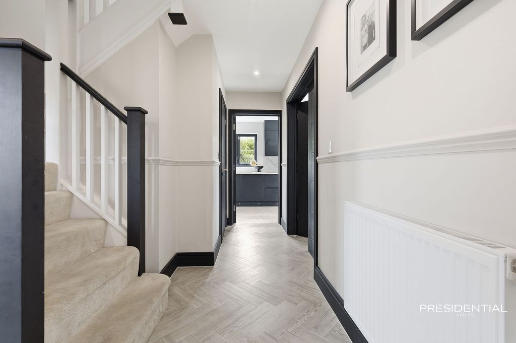 Property photo 2 of 41