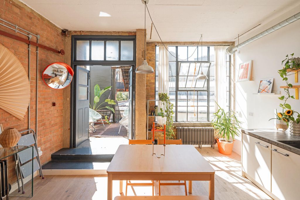 Property photo 1 of 17 19583056_N13_Webres.Jpg