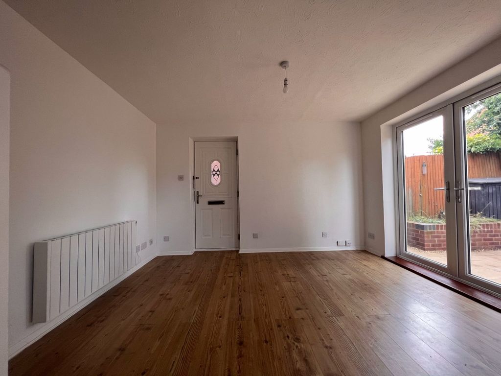 Property photo 2 of 15 5020651