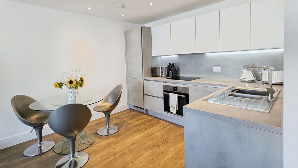 Property photo 3 of 15 Pbox-Img.Jpg