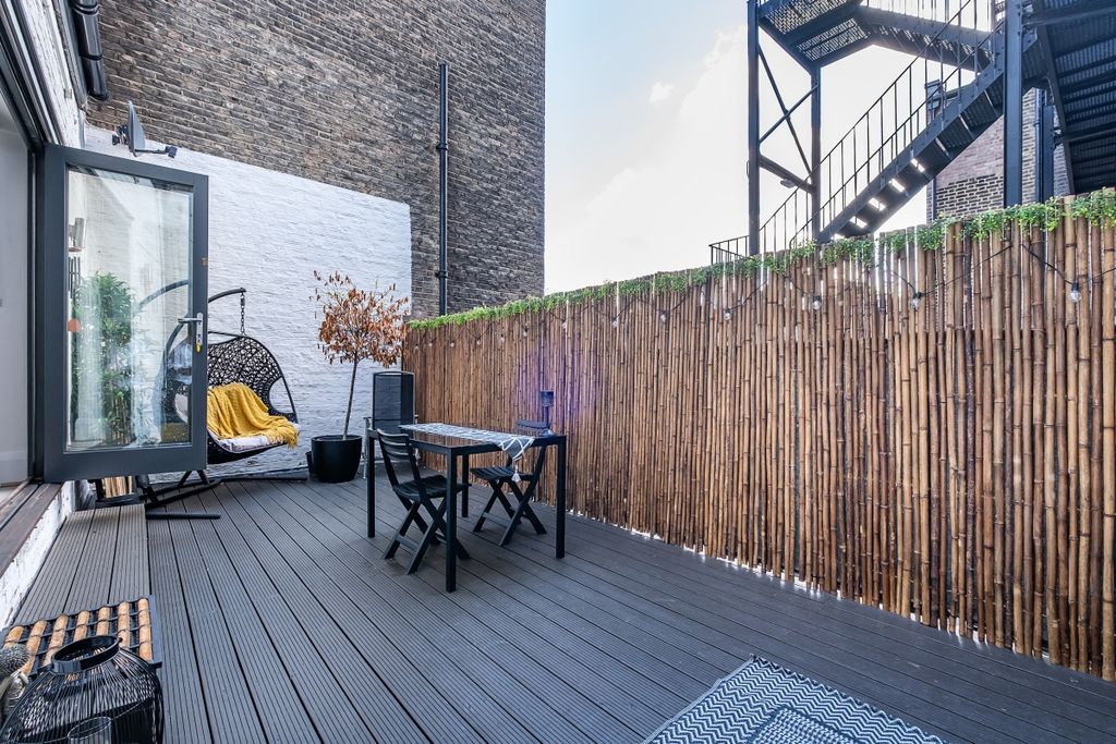 Property photo 2 of 14 Terrace