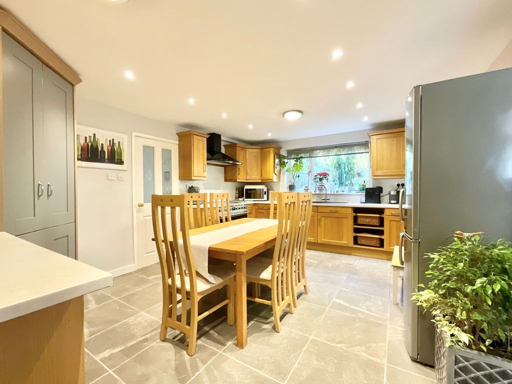 Property photo 2 of 41