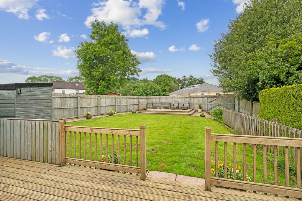 Property photo 2 of 35