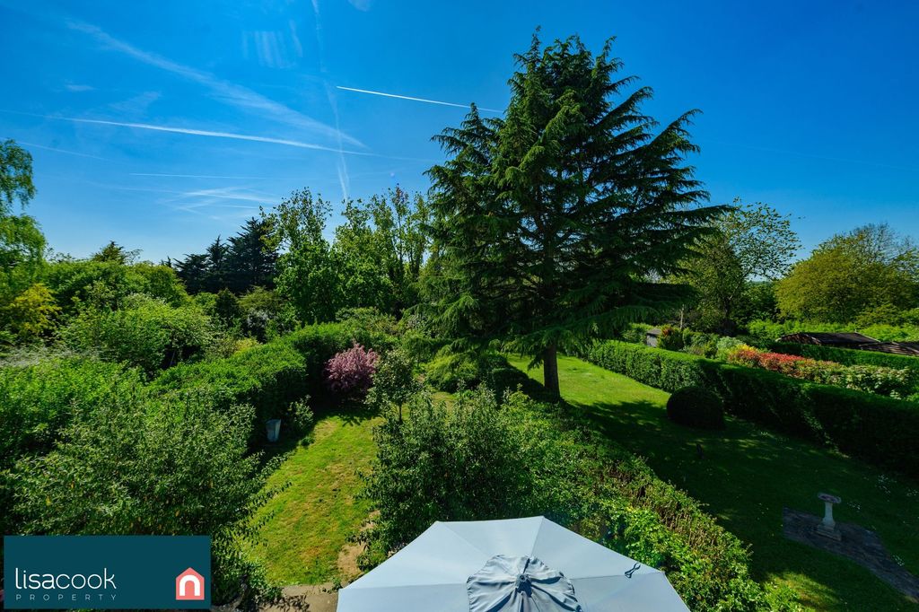 Property photo 2 of 24