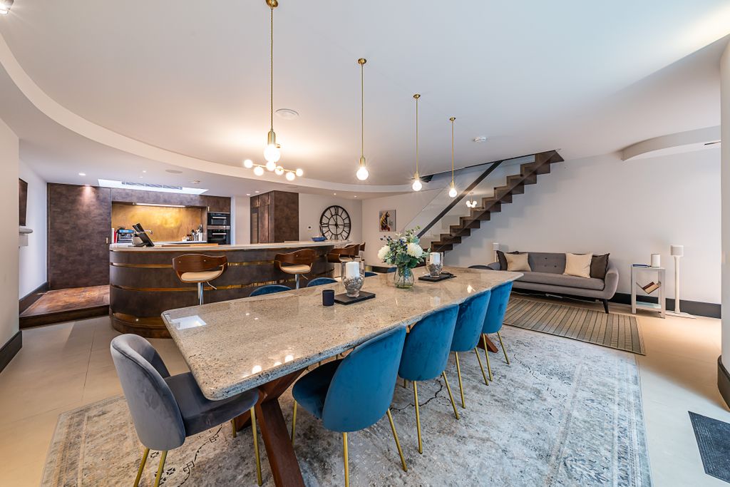 Property photo 3 of 69