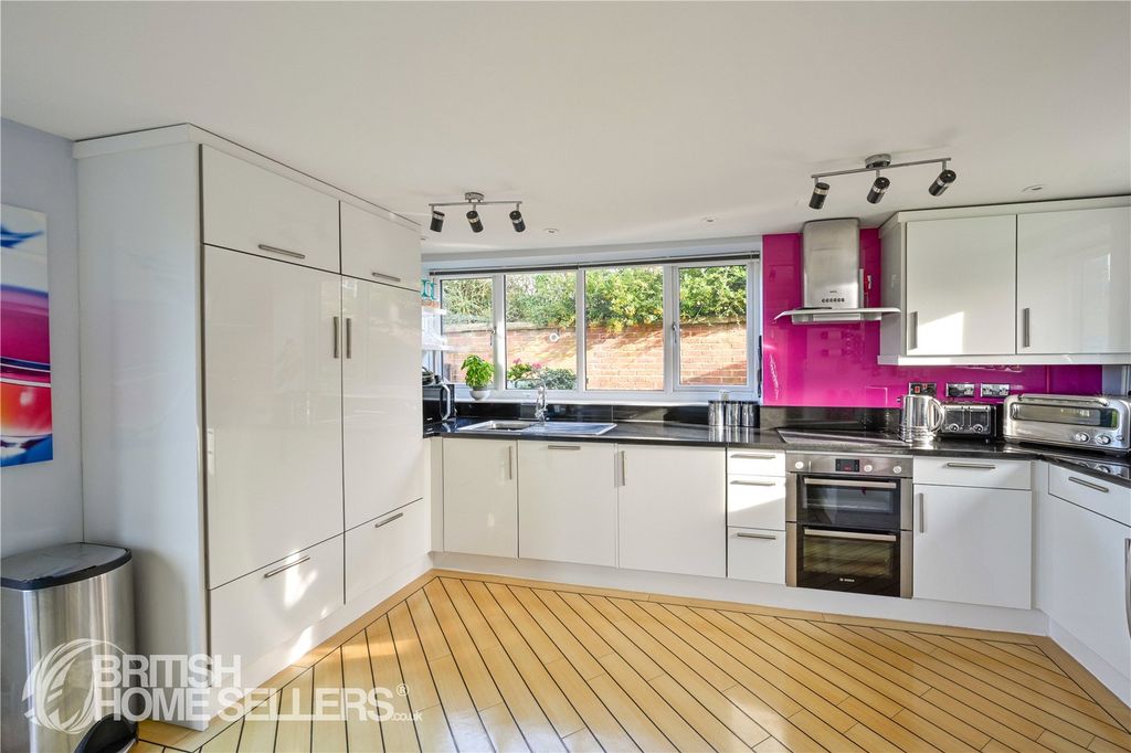 Property photo 3 of 26 Picture No. 43