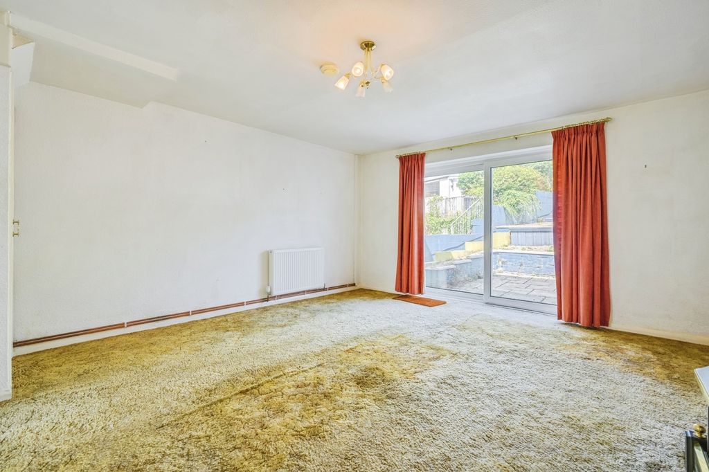 Property photo 3 of 17 Photo
