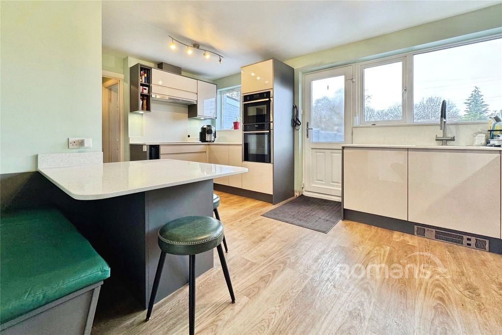 Property photo 3 of 16 Kitchen