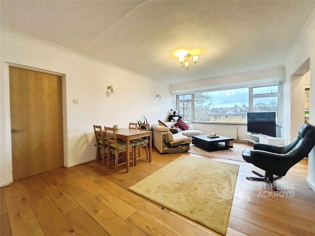 Property photo 2 of 7 Reception