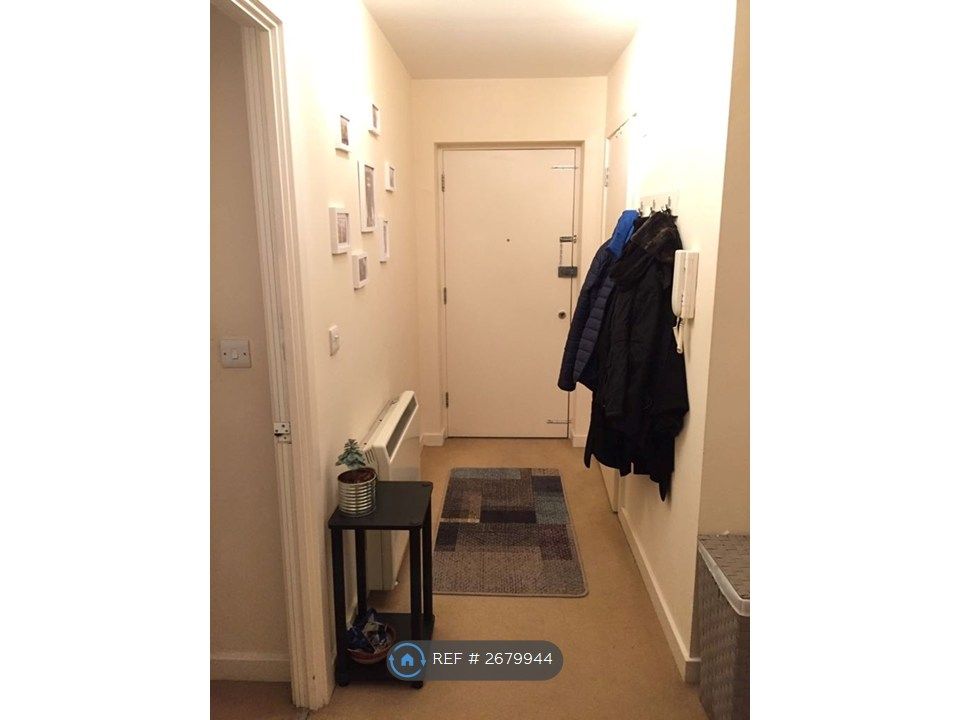 Property photo 3 of 8 Entrance