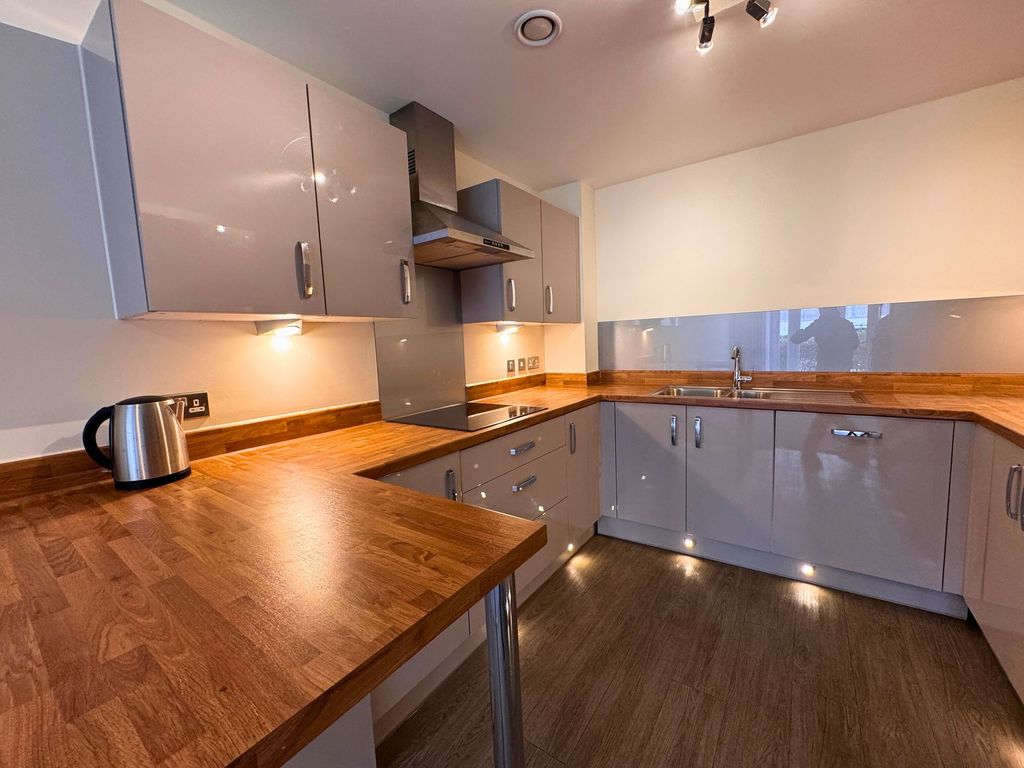 Property photo 2 of 23 Kitchen