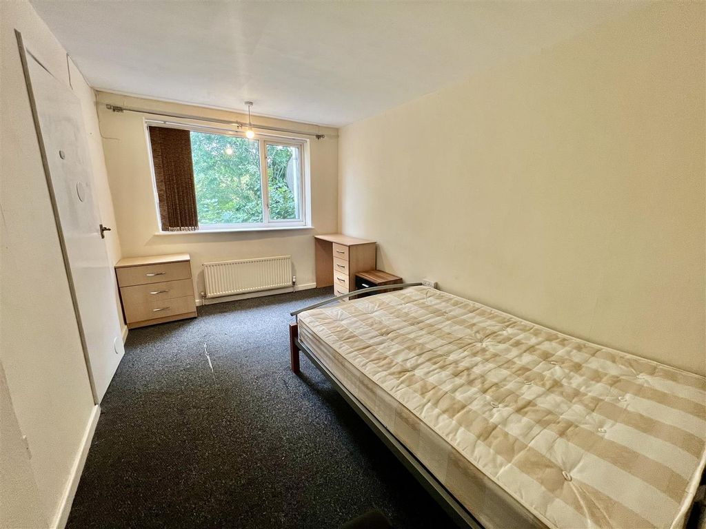 Property photo 3 of 11 Tempimagepbzkxk.Jpg