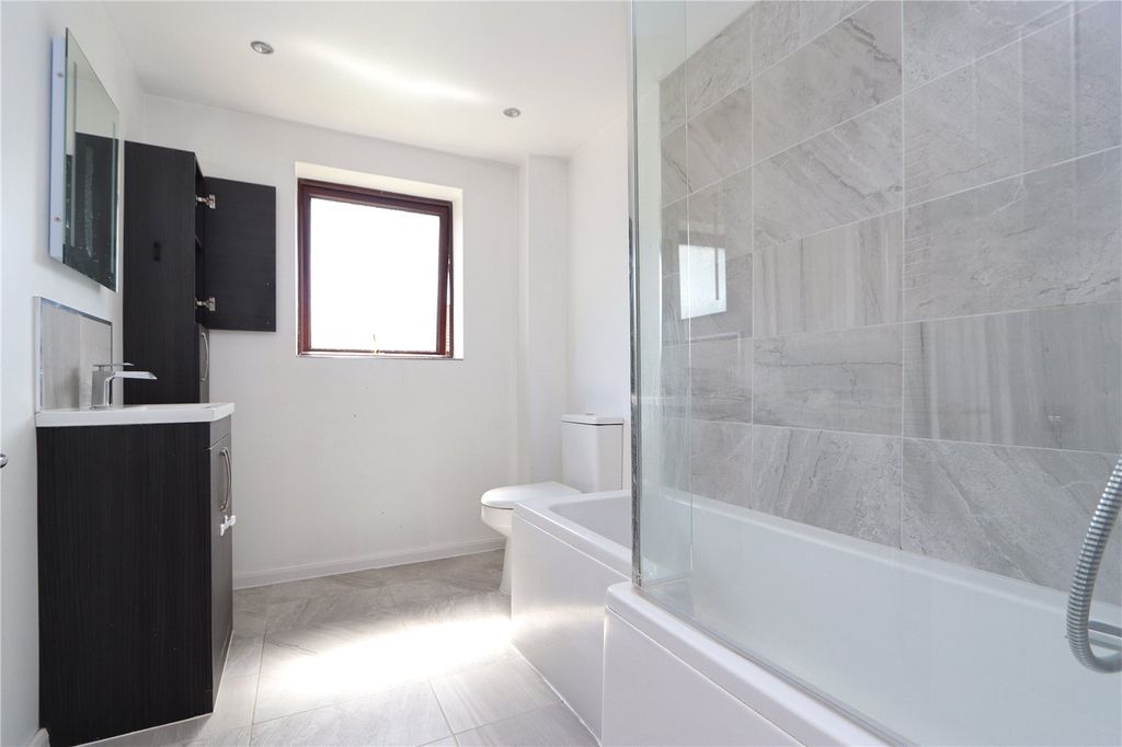 Property photo 2 of 16 Picture No. 27