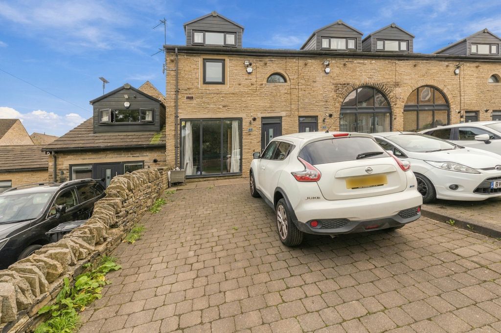 Property photo 1 of 43