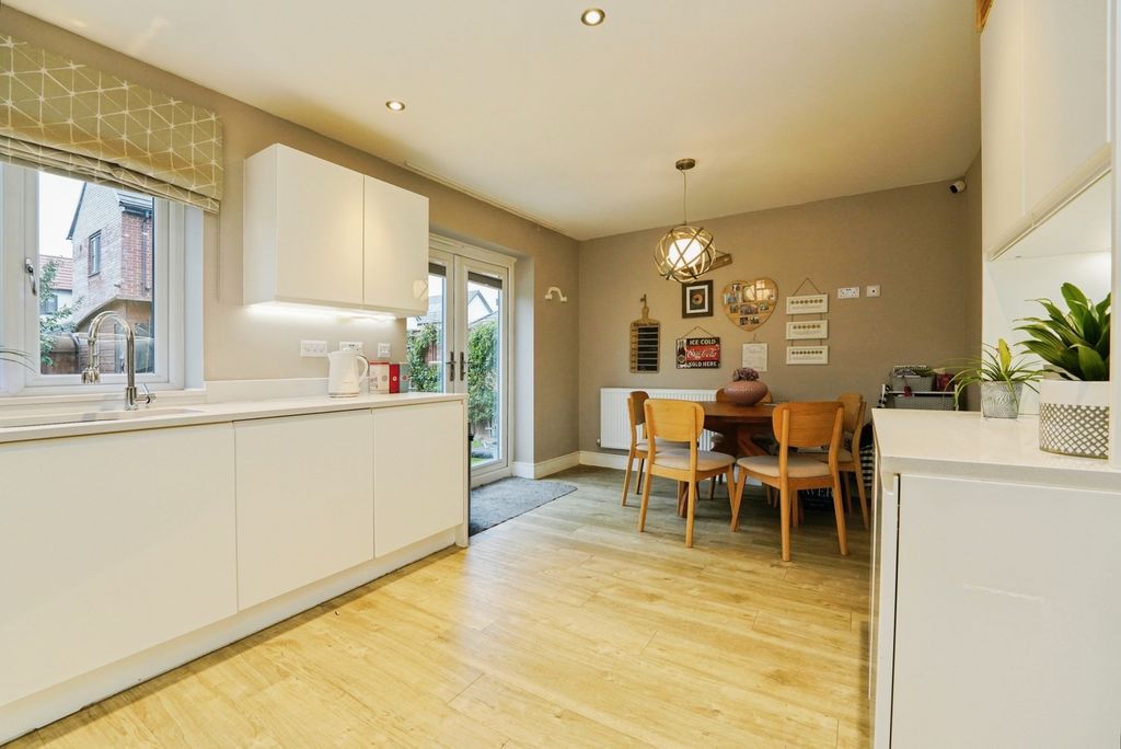 Property photo 2 of 16 Photo